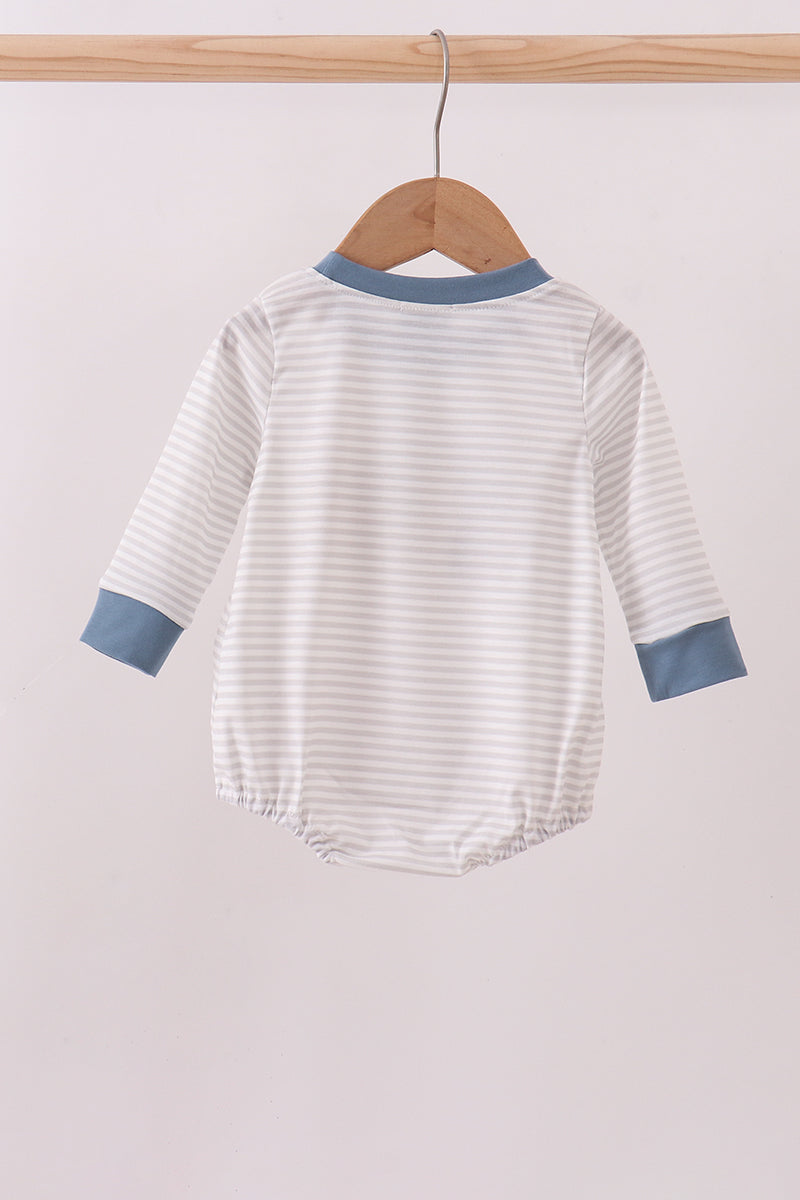 Blue puppy embroidery bubble