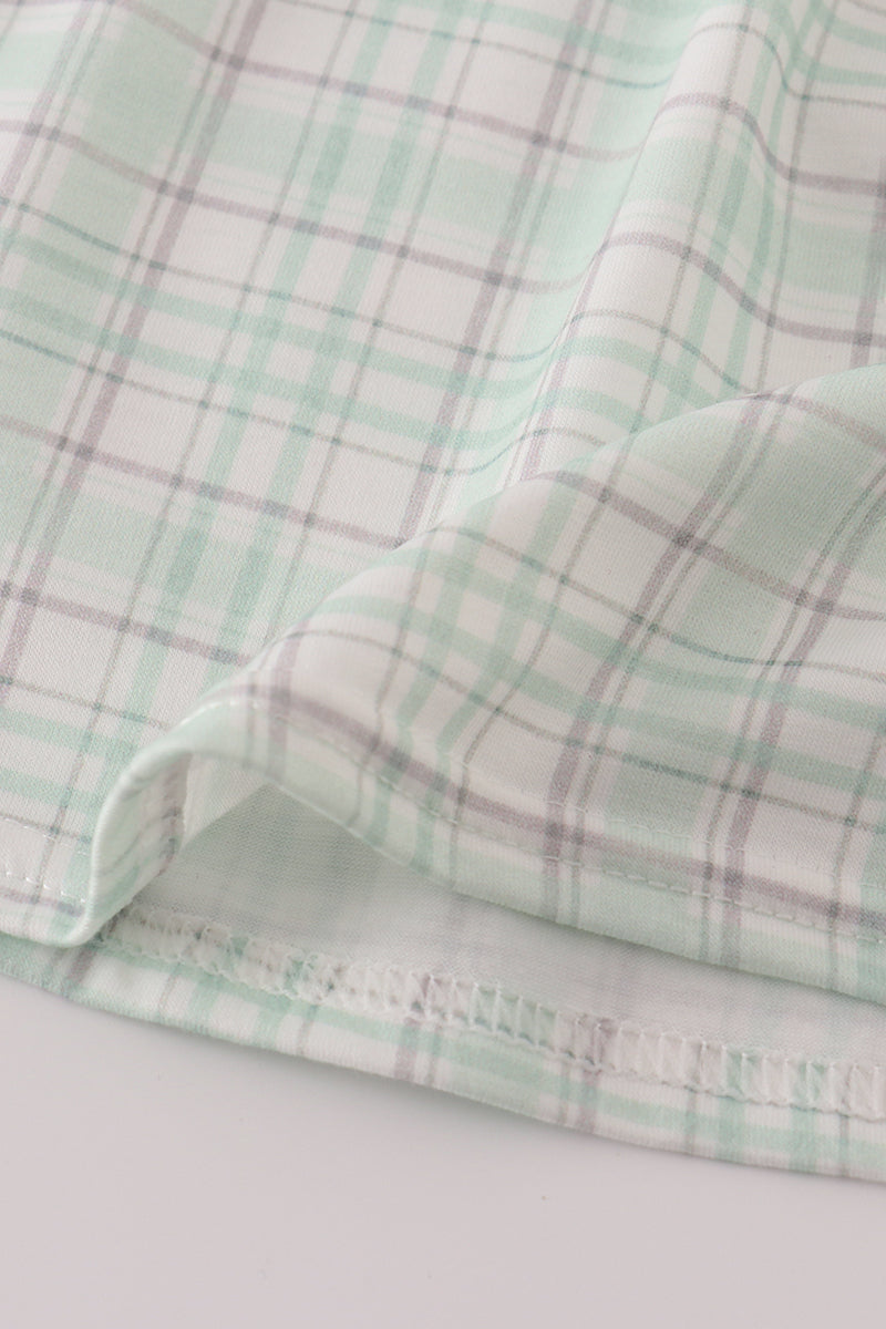 Green plaid sea shell french knot ruffle shorts est